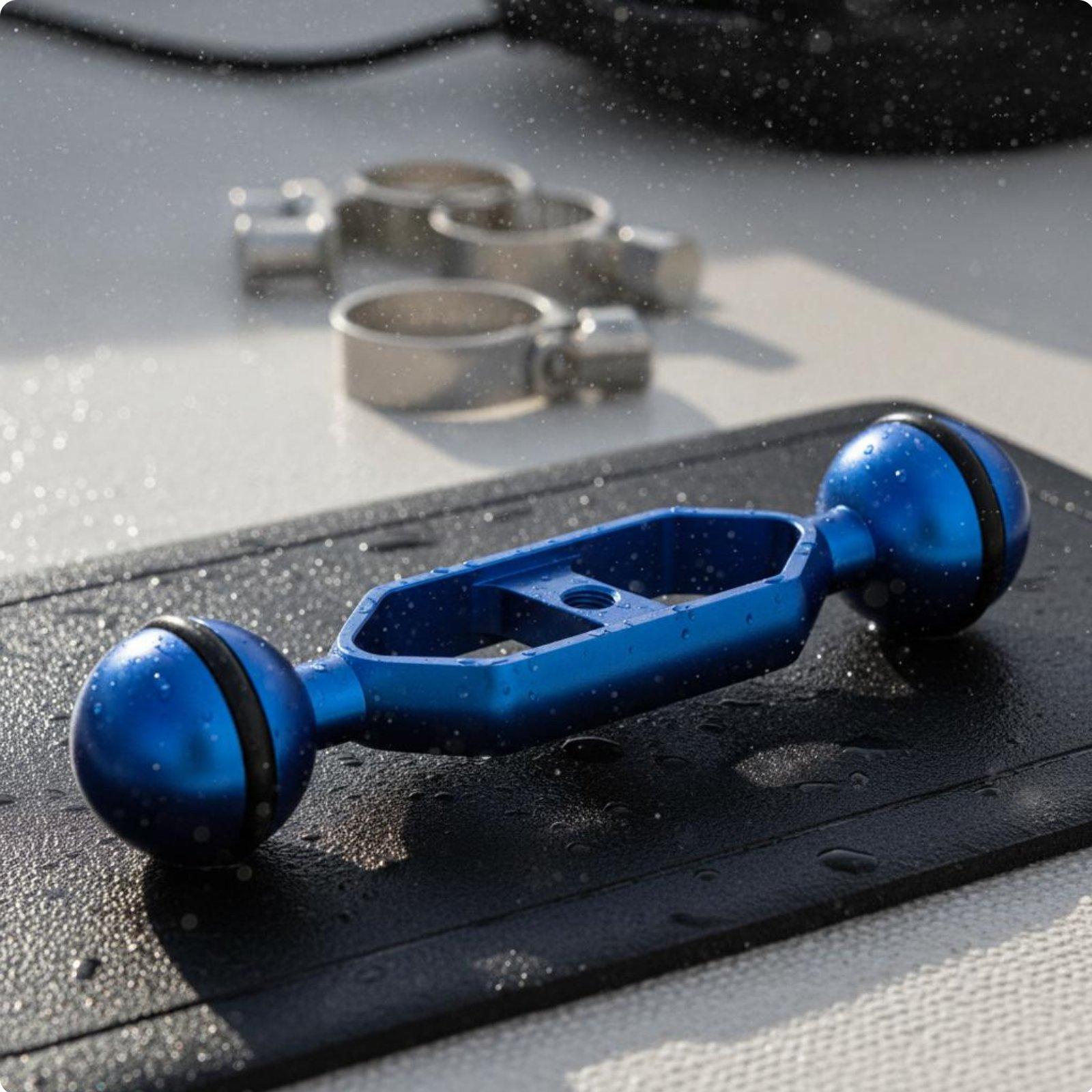 Stevige duiklamparm van alumin - Underwater Camera recensie en prijs